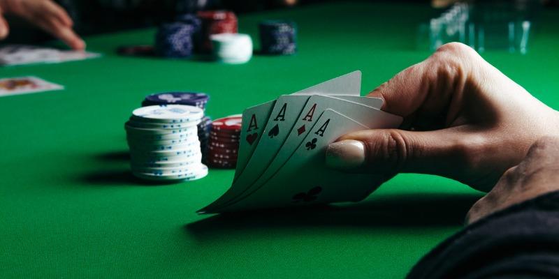Chiến Thuật Chơi Poker Hiệu Quả Giúp Bạn Luôn Dẫn Trước 2 Đọc vị đối phương sẽ giúp bạn nắm rõ các bước đi của họ